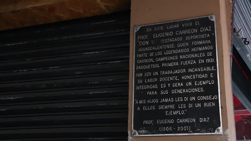 CALLEJÓN DEL CODO